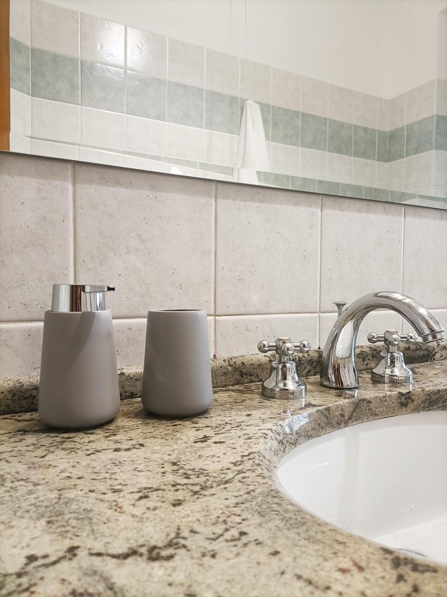 Bright Port View Apartment- Free Parking 칼리아리 외부 사진