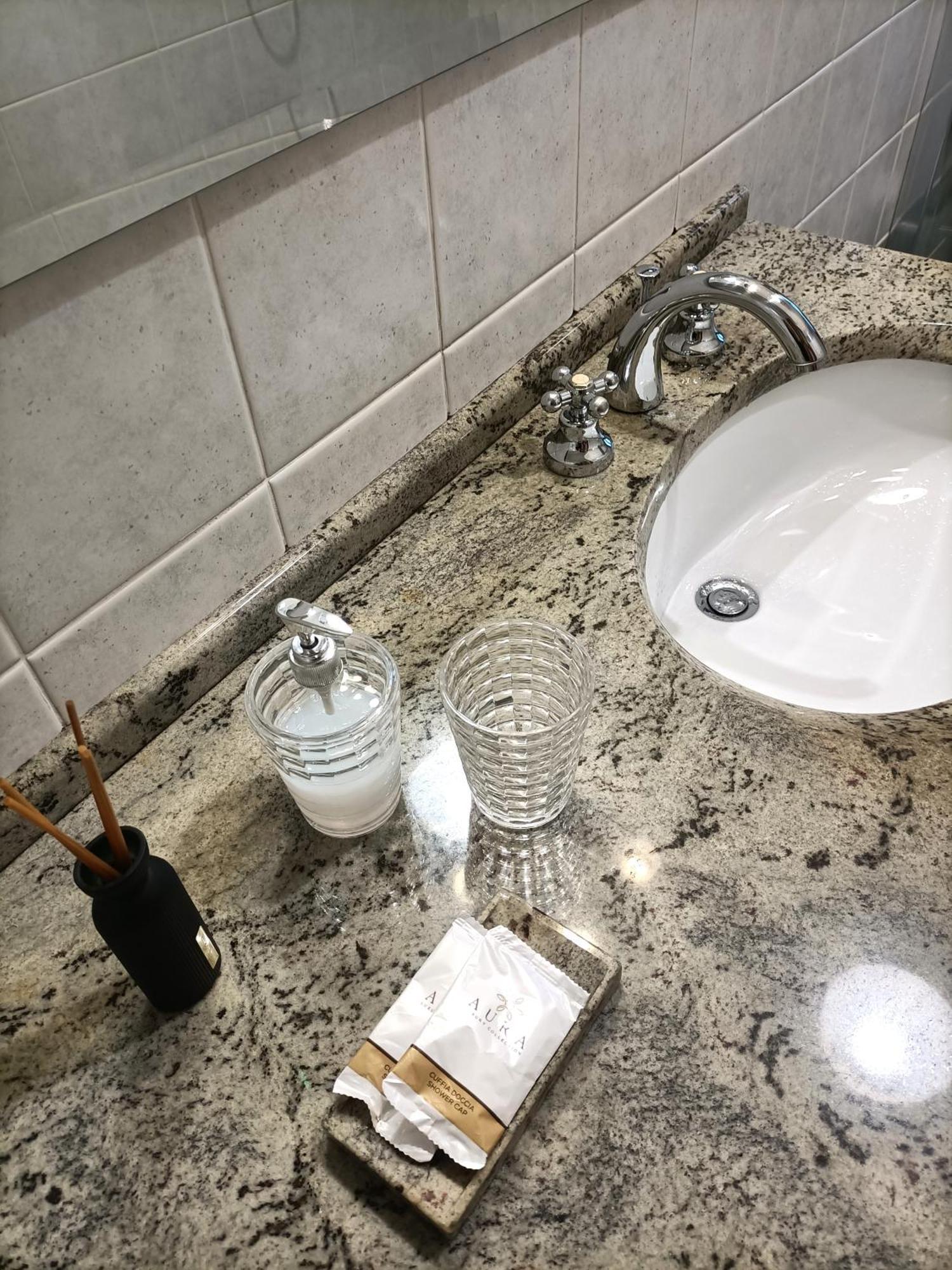Bright Port View Apartment- Free Parking 칼리아리 외부 사진